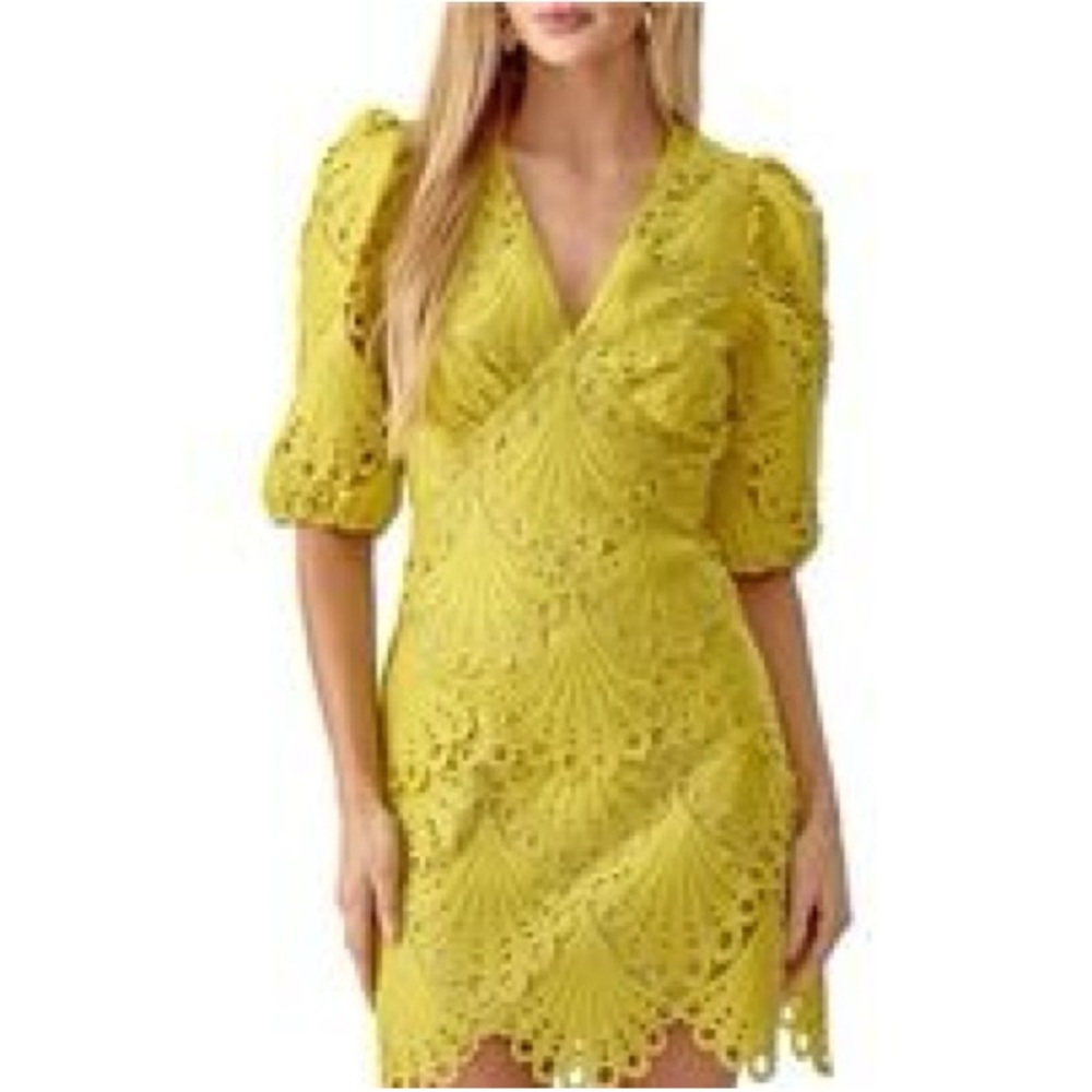 NWT Adelyn Rae Yellow scalloped lace cutout cocktail dress